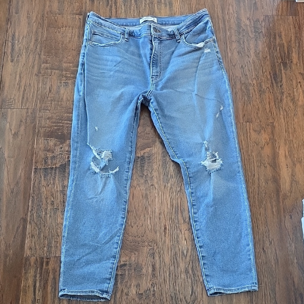 Abercrombie & Fitch, The Super Skinny High Rise - 33/16s